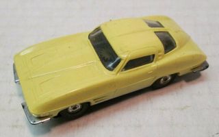 Vintage 1960s Aurora Thunderjet 1356 Yellow Corvette Stingray With Case & Paper 3