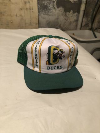 Vintage University Of Oregon Ducks Era Hat Cap Mesh Trucker Snapback