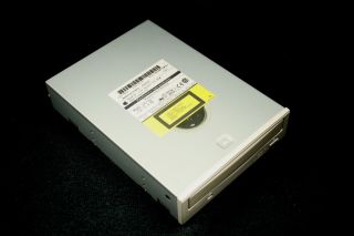 Apple Powermac 12x - Scsi Tray Loading Cd - Rom Drive 678 - 0116