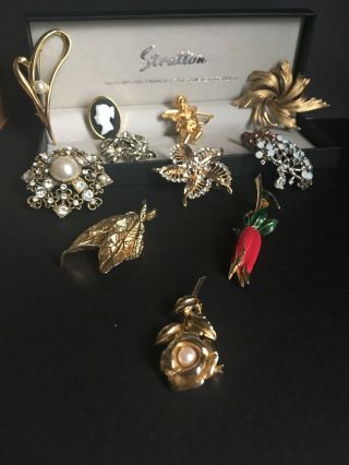 House Jewellery Vintage / Retro Brooches Listing As Gold Tone