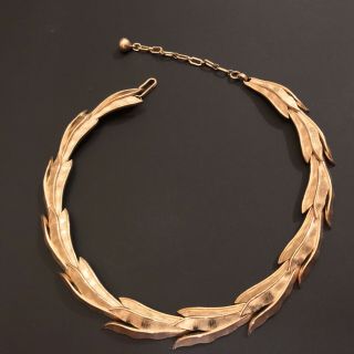 Vintage Trifari Brushed Gold Tone Leaf Choker Necklace