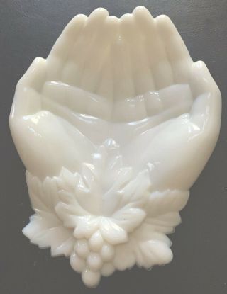 Vintage Westmoreland White Milk Glass Victorian Open Hand Card Dish With Grapes