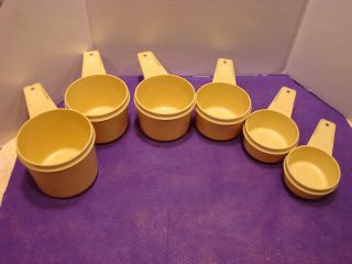 Tupperware Vintage Yellow Color 6 Piece Measuring Cup Set - Euc