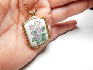 Signed Avon Violet February Flower Of The Month Club Porcelain Necklace Vintage