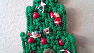 Macrame Christmas Tree Wall Hanging Red Beads embellished santa snowman vintage 3