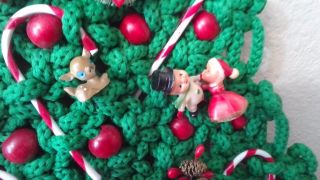 Macrame Christmas Tree Wall Hanging Red Beads embellished santa snowman vintage 5