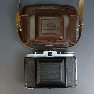 Zeiss Ikon 6x6 Nettar Camera Vario Novar 1:6.  3 75mm Lens W/ Leather Case Germany