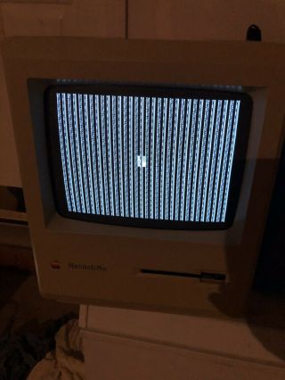 Vintage Apple Macintosh M0001A All - In - One Computer 68000.  and boots 3