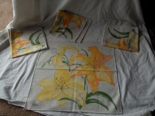 (4) Yellow Orange Tiger Lily Linen Cloth Napkins,  Vintage 17 " Wide Vera Wang