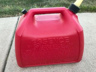 Vintage Rubbermaid 5 Gallon Vented Gas Can Model 1251