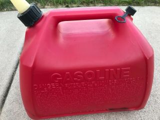 Vintage Rubbermaid 5 Gallon Vented Gas Can Model 1251 3