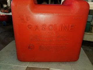 Vintage Chilton 5 Gallon Vented Gas Can Model P - 500 3