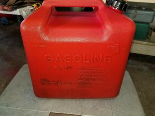 Vintage Chilton 5 Gallon Vented Gas Can Model P - 500 5