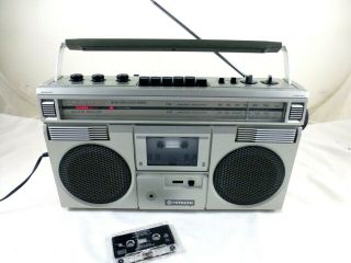 Vintage Hitachi Boombox Model Trk - 7400h Am Fm Cassette