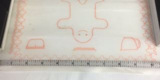 Vintage Tupperware Child ' s Pastry Mat Dated 1979 White Red 5