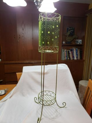 Vintage Wire Metal Round Outdoor Candle Stand Opens
