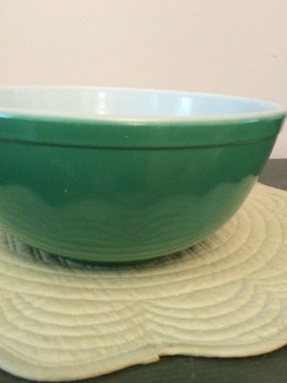 Pyrex Bright Green Stacking Vintage Mixing Bowl USA 403 2 1/2 Qt 4