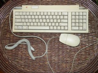 Vintage 1990 Apple Keyboard Ii M0487 W/mouse And Cords