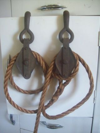 VINTAGE INDUSTRIAL DOUBLE 2 WHEEL PULLEY AND HOOK SYSTEM W/ ROPE STEAMPUNK 2