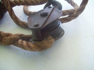 VINTAGE INDUSTRIAL DOUBLE 2 WHEEL PULLEY AND HOOK SYSTEM W/ ROPE STEAMPUNK 6