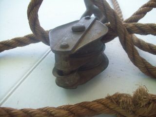 VINTAGE INDUSTRIAL DOUBLE 2 WHEEL PULLEY AND HOOK SYSTEM W/ ROPE STEAMPUNK 7