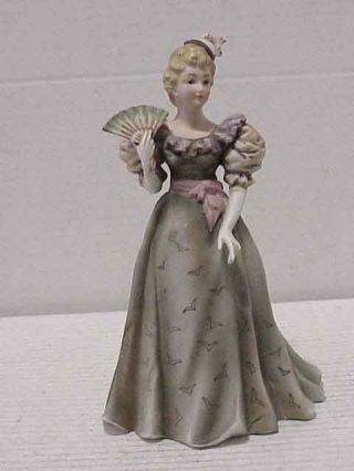 Vintage Lefton Porcelain Figurine Kw1902b Lady With Fan In Green Dress