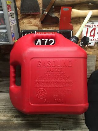 Vintage Old Style Blitz 5 Gallon Gas Gasoline Can W/ Pull 
