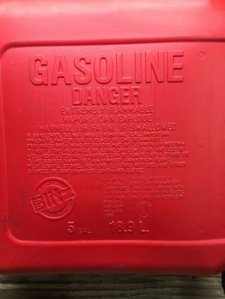 Vintage Old style Blitz 5 gallon gas gasoline can w/ pull ' n pour spout Pre Ban 4