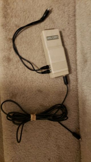 Commodor Amiga 520 Model A520 With Cords