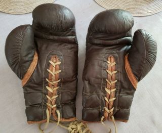 Vintage Everlast Boxing Gloves 2516 Model.  Great for Display & Man Cave / P 2 4