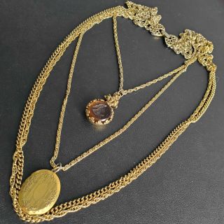 Signed Goldette Vintage Gold Tone Amber Glass Intaglio Cameo Locket Necklace Q65