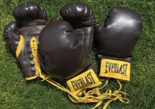 2 Pair Vintage Everlast Boxing Gloves Large