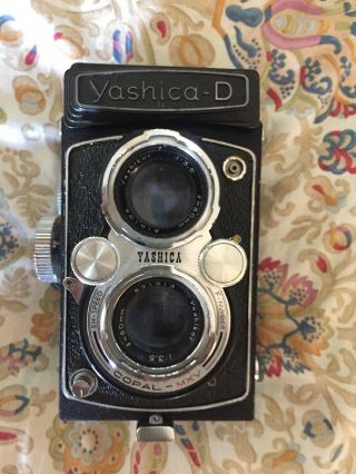 Vintage Yashica - D Tlr Film Camera Copal - Mxv 80mm F/3.  5