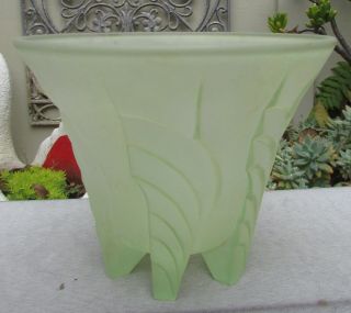 Stunning Vintage Art Deco Green Depression Glass Vase