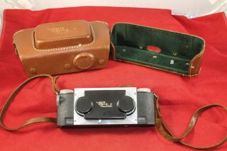 David White Co.  Stereo Realist 3d Camera Anastigmat F:3.  5 Lenses & Leather Case