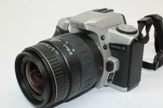 Minolta Maxxum 5 35mm Slr Camera W/ Quantaray 28 - 90mm F3.  5 - 5.  6 Lens,  Case