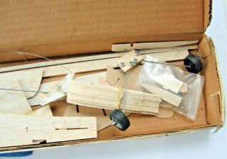 Vintage 1/2A SNAPPER FLYING MODEL AIRPLANE KIT Balsa Wood Rubber Power 3