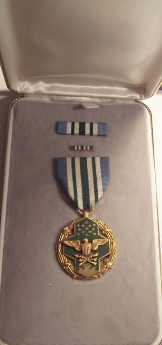 Vintage Joint Service Commendation Medal Set In Large Presentation Case