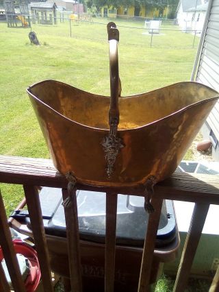 Vintage Copper Coal Scuttle Bucket,  Lion Handle.  Porcelain Handle Is Missing.
