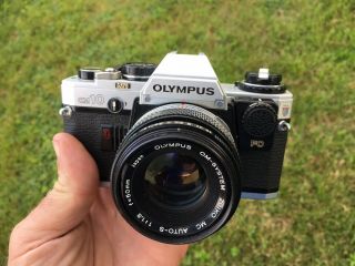 Vintage Olympus Om - 10 Camera With Zuiko Mc Auto - S F=50mm Lens Japan - Very Good