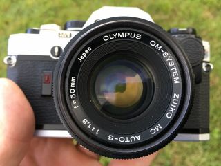 Vintage OLYMPUS OM - 10 Camera with Zuiko MC Auto - S f=50mm Lens JAPAN - VERY GOOD 3