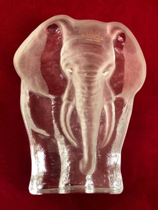 VINTAGE VIKING GLASS ELEPHANT FROSTED 5.  75 