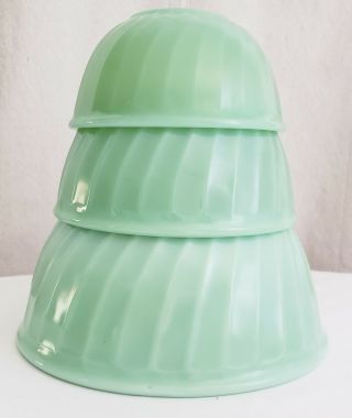 Vintage Fireking Jadeite Green Set Of 3 Swirl Mixing Bowls