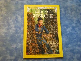 Vintage National Geographic August 1976 Monarch 