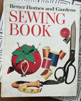 Vintage Better Homes And Gardens Sewing Book 1970 Hardcover 5 Ring Binder