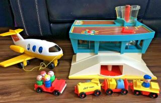 Vintage 1972 Fisher Price Little People Play Family Airport 996