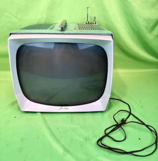 Vintage Silvertone Suburbanite Portable Television Model 8102aq - Sears Roebuck