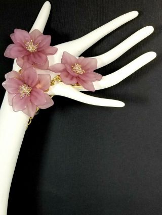 Vintage Lucite Stunning Set Necklace Earrings Pink Flower Design 22 