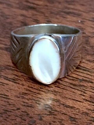 Vintage Navajo 925 Sterling Silver Mother Of Pearl Etched Band Ring Size 7.  5,  4g