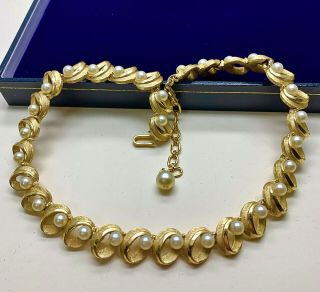 Vintage Jewellery Crown Trifari Pearl Bead Necklace